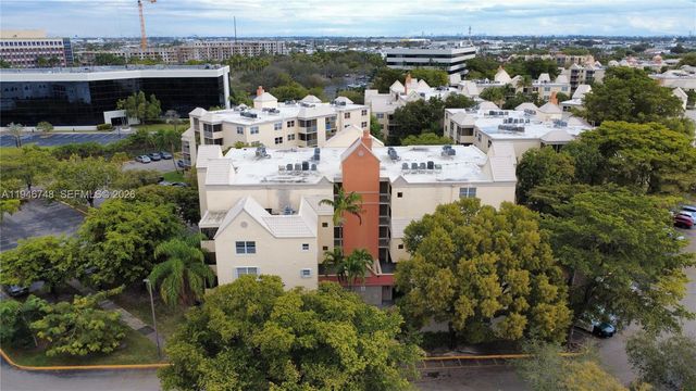 8343 Lake Dr 207, Doral, FL 33166