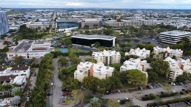 8343 Lake Dr 207, Doral, FL 33166