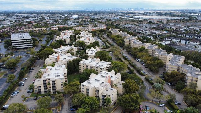 8343 Lake Dr 207, Doral, FL 33166