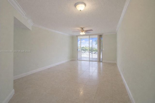 8343 Lake Dr 207, Doral, FL 33166