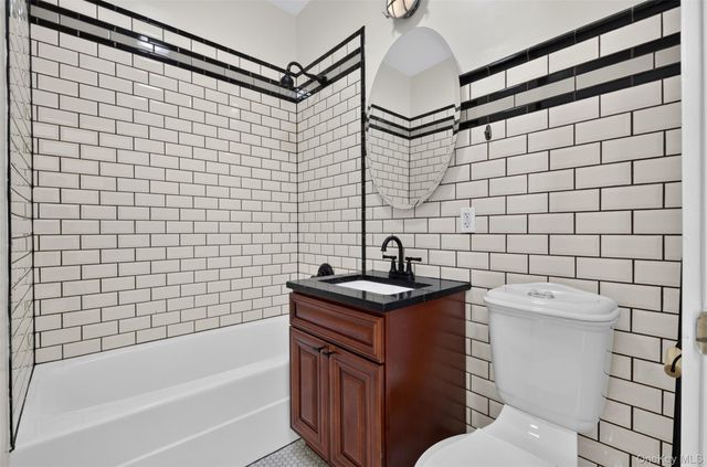 100 Engert Avenue 5C, Brooklyn, NY 11222