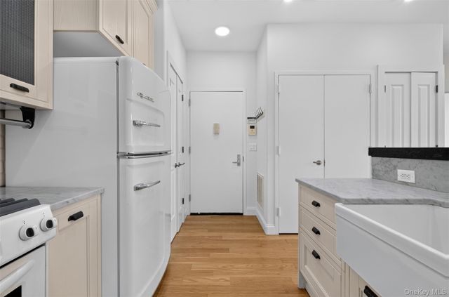 100 Engert Avenue 5C, Brooklyn, NY 11222
