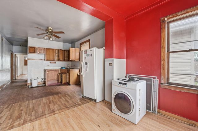 6734 S Maplewood Avenue, Chicago, IL 60629
