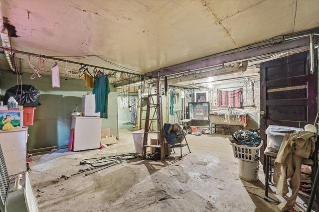 6734 S Maplewood Avenue, Chicago, IL 60629