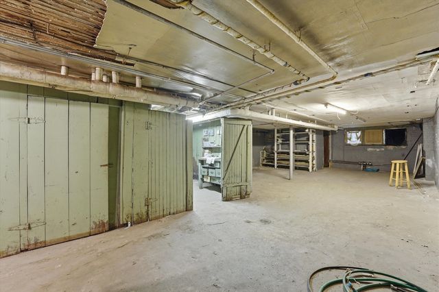 6734 S Maplewood Avenue, Chicago, IL 60629