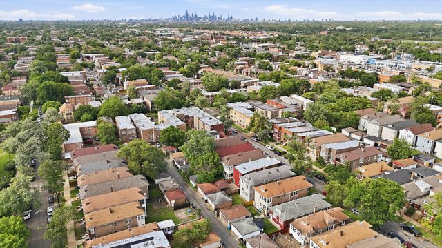 6734 S Maplewood Avenue, Chicago, IL 60629