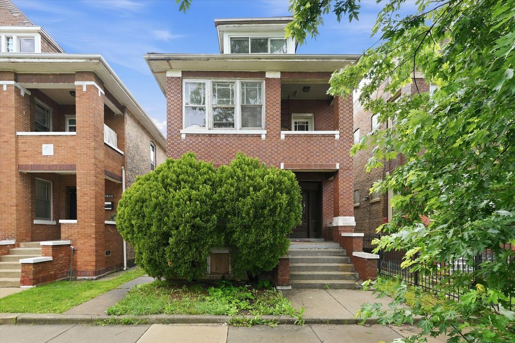 6734 S Maplewood Avenue, Chicago, IL 60629