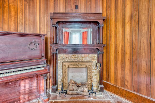 62 N Main St, Springfield, TN 37172