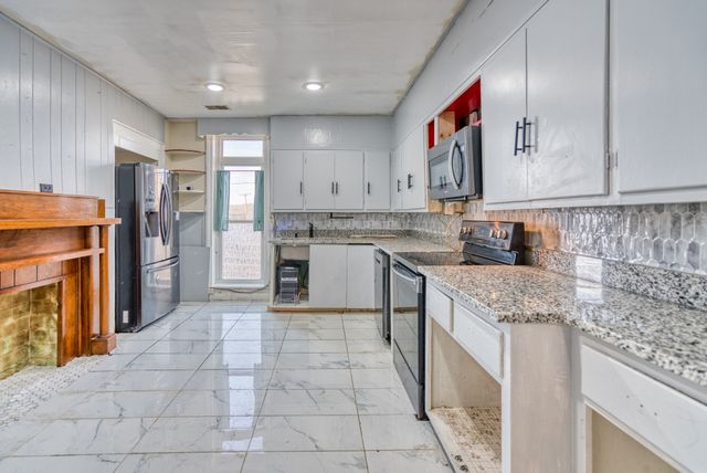 62 N Main St, Springfield, TN 37172