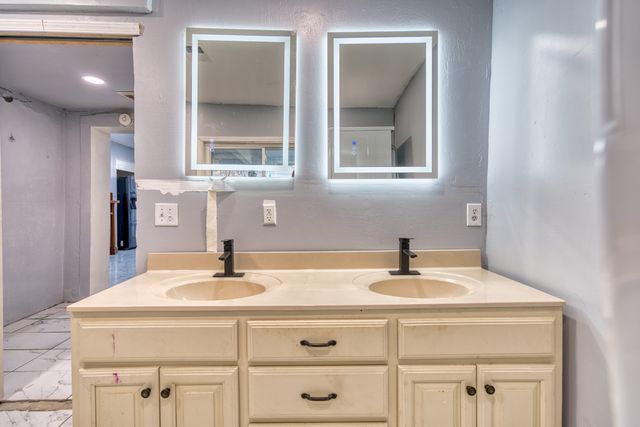 62 N Main St, Springfield, TN 37172