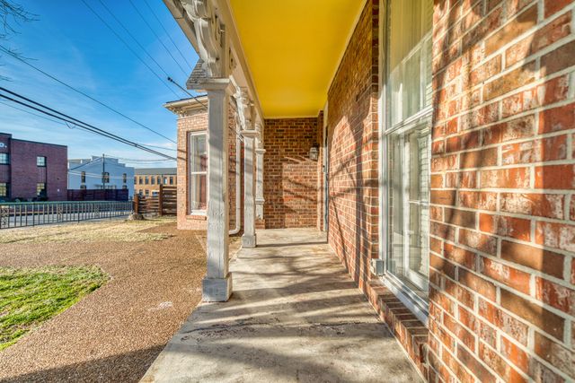 62 N Main St, Springfield, TN 37172