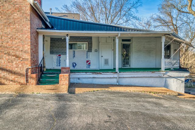 62 N Main St, Springfield, TN 37172