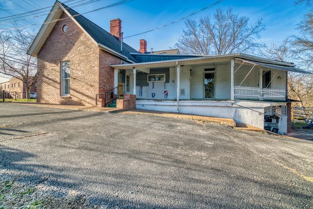 62 N Main St, Springfield, TN 37172