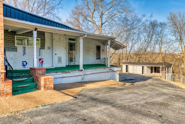 62 N Main St, Springfield, TN 37172