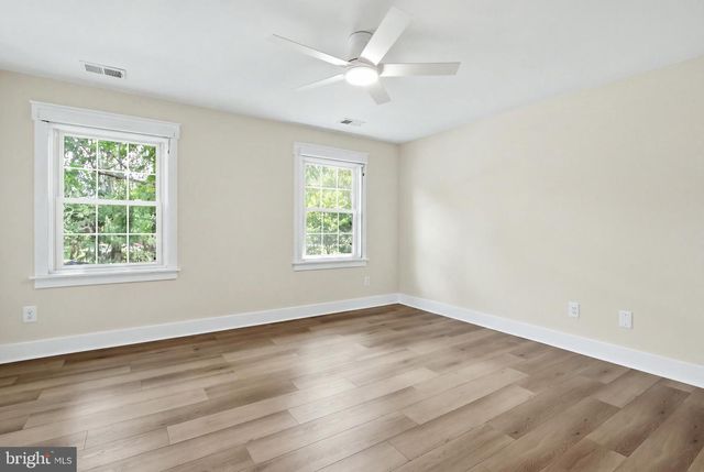 48 FENWAY DR, Charles Town, WV 25414