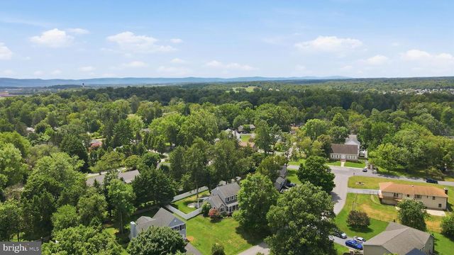 48 FENWAY DR, Charles Town, WV 25414