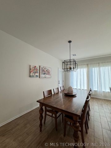 2912 S 6th Place, Broken Arrow, OK 74012