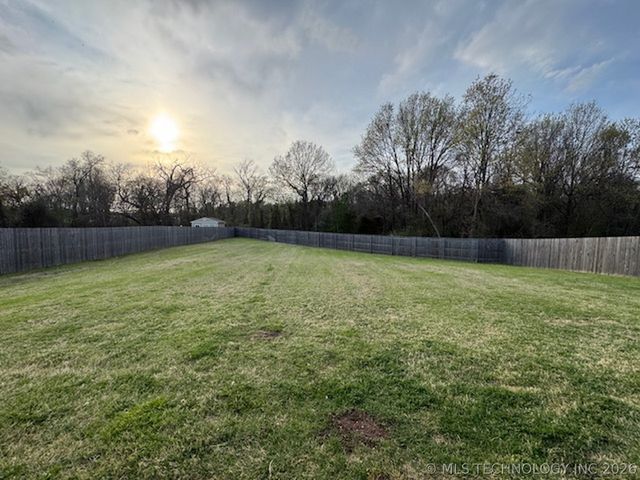 2912 S 6th Place, Broken Arrow, OK 74012