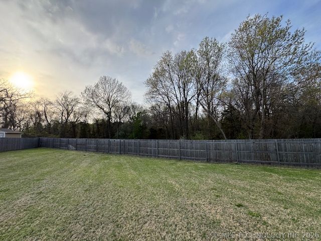 2912 S 6th Place, Broken Arrow, OK 74012