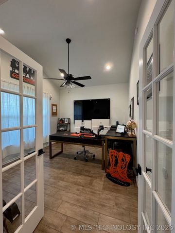 2912 S 6th Place, Broken Arrow, OK 74012