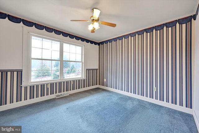 7962 WOODLAND DR, Hanover, PA 17331