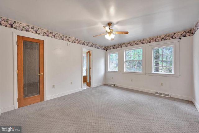 7962 WOODLAND DR, Hanover, PA 17331