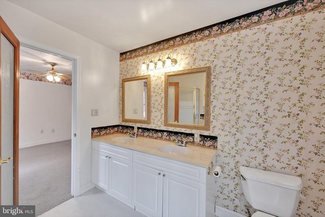 7962 WOODLAND DR, Hanover, PA 17331