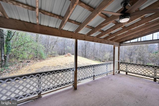 7962 WOODLAND DR, Hanover, PA 17331