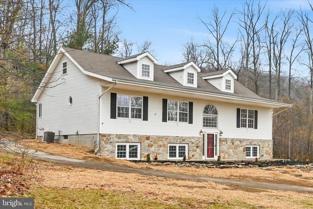 7962 WOODLAND DR, Hanover, PA 17331