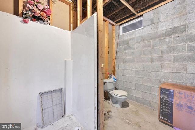 7962 WOODLAND DR, Hanover, PA 17331