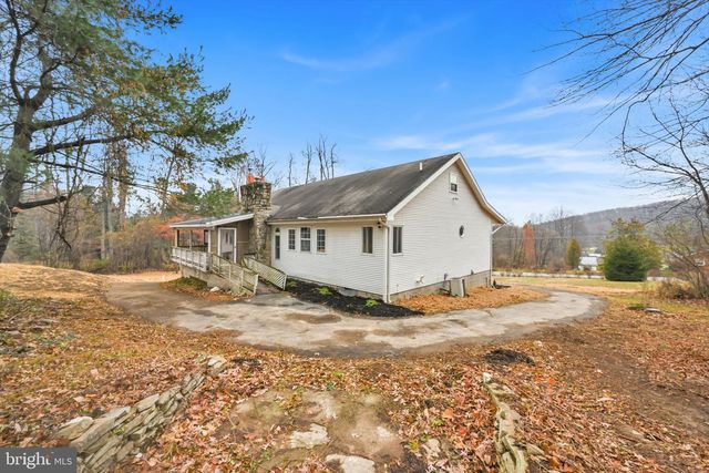 7962 WOODLAND DR, Hanover, PA 17331