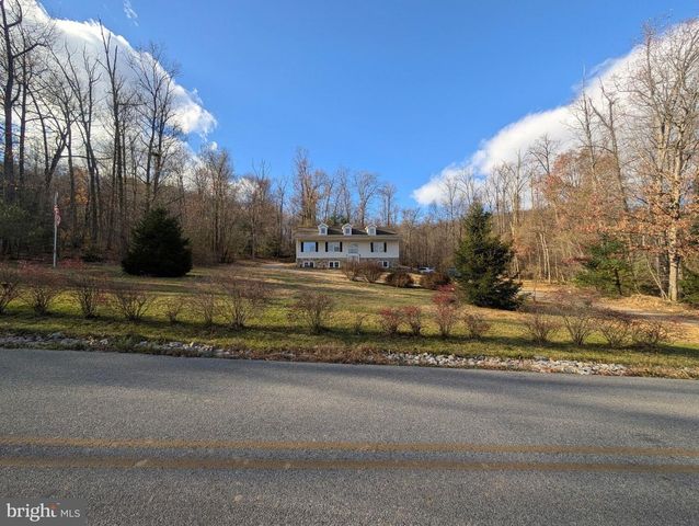 7962 WOODLAND DR, Hanover, PA 17331