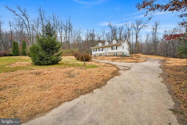 7962 WOODLAND DR, Hanover, PA 17331