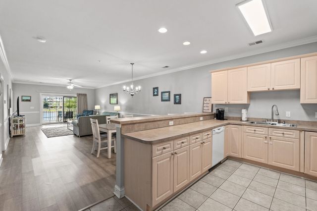 4861 Luster Leaf Cir Apt 204, Myrtle Beach, SC 29577