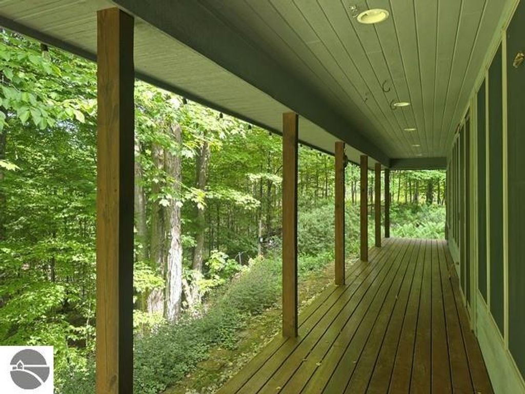 Image 9 of property listing at 3285 S East Torch Lake Drive, Bellaire, MI 49615