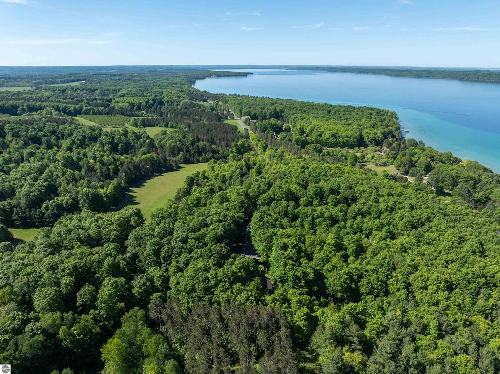 Image 6 of property listing at 3285 S East Torch Lake Drive, Bellaire, MI 49615