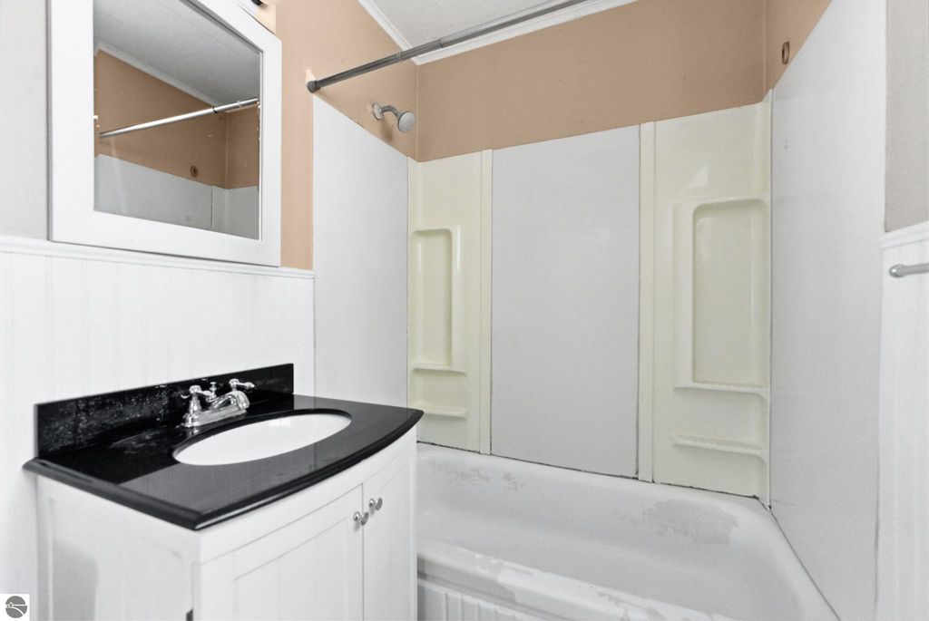 Image 15 of property listing at 1247 Plainview Avenue, Traverse City, MI 49686