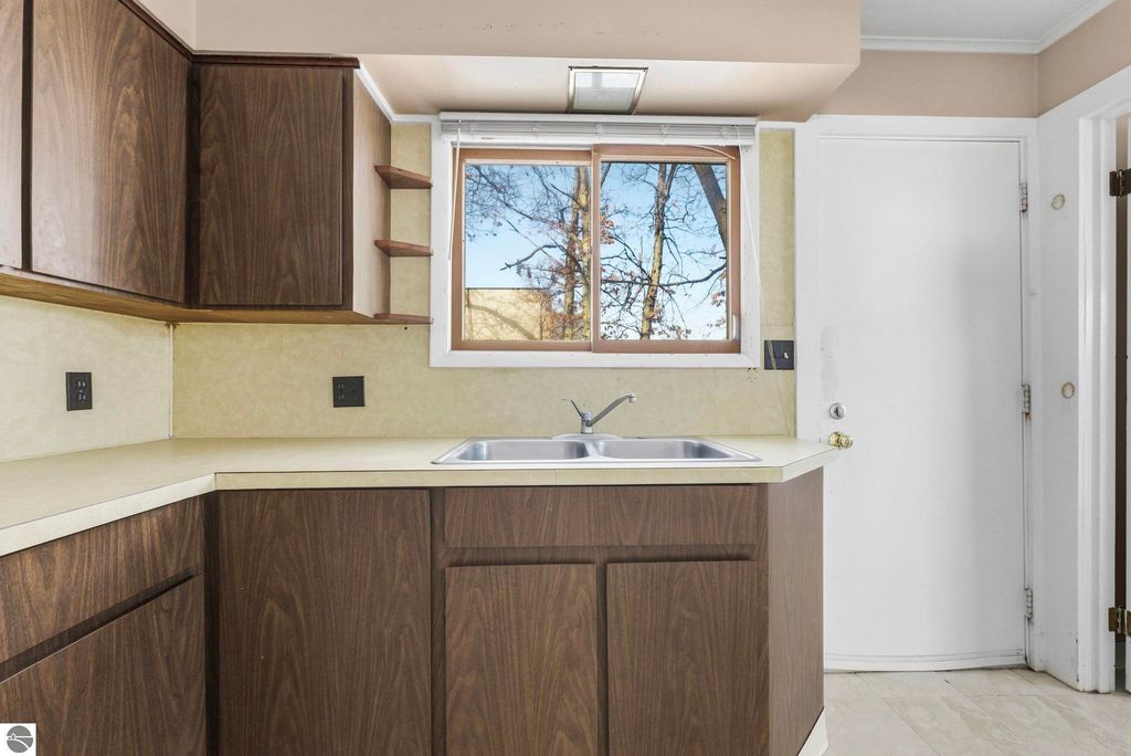 Image 18 of property listing at 1247 Plainview Avenue, Traverse City, MI 49686