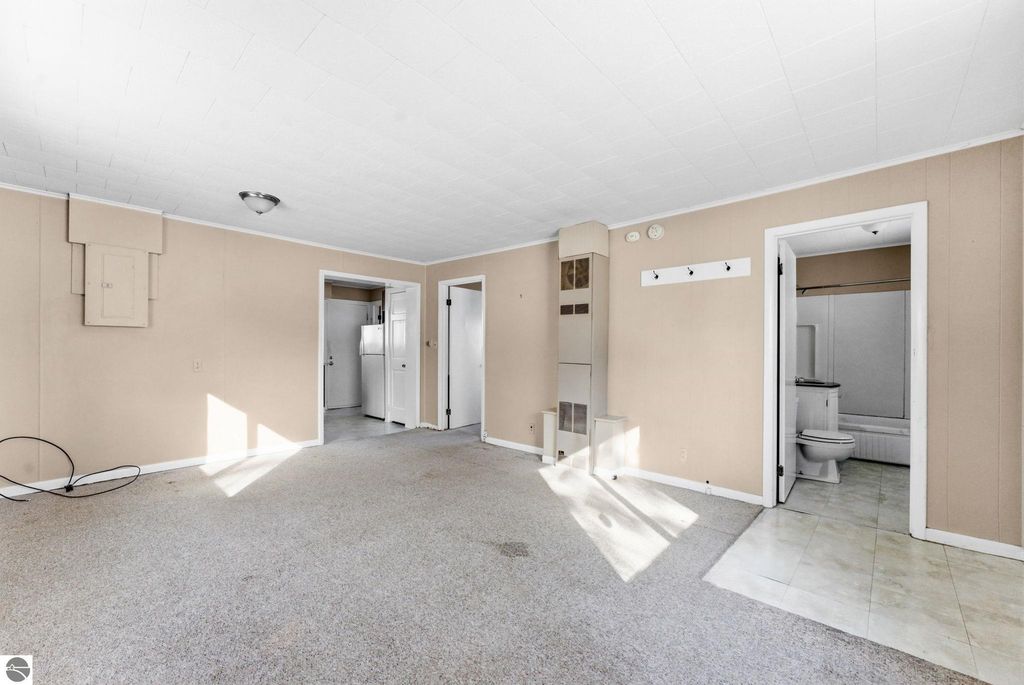 Image 7 of property listing at 1247 Plainview Avenue, Traverse City, MI 49686