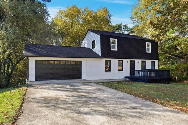 6917 Laurelwood Drive, Douglasville, GA 30135