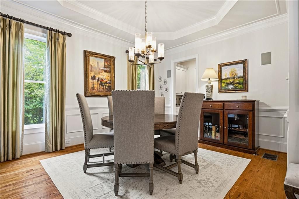 Image 16 of property listing at 4054 Newhaven Circle NE, Brookhaven, GA 30319
