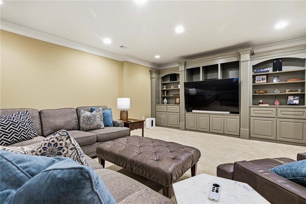 Image 38 of property listing at 4054 Newhaven Circle NE, Brookhaven, GA 30319