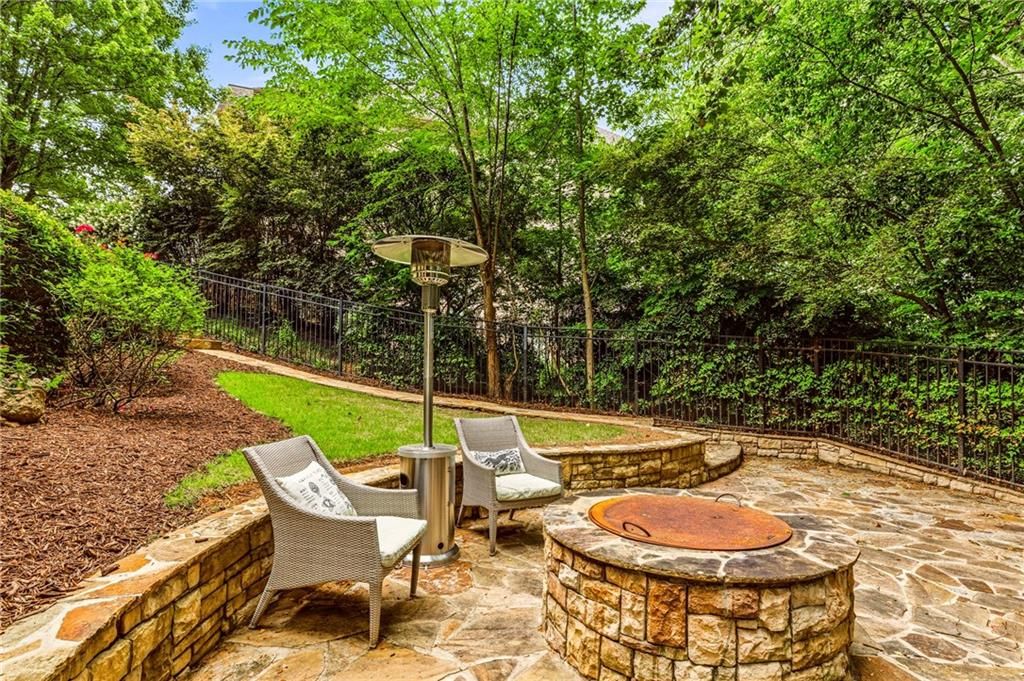 Image 43 of property listing at 4054 Newhaven Circle NE, Brookhaven, GA 30319