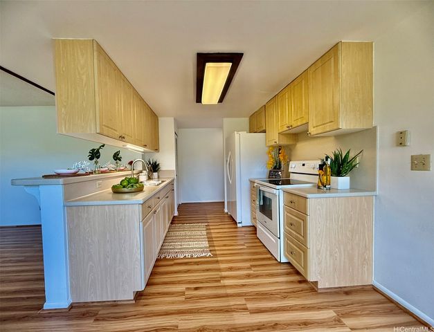 47-494 Apoalewa Place, Kaneohe, HI 96744
