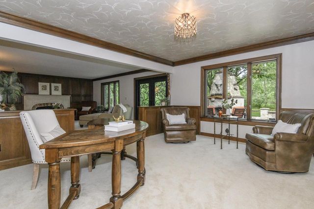 S48W28946 Parke LANE W, Waukesha, WI 53189