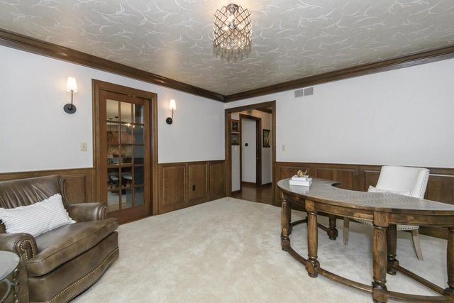 S48W28946 Parke LANE W, Waukesha, WI 53189