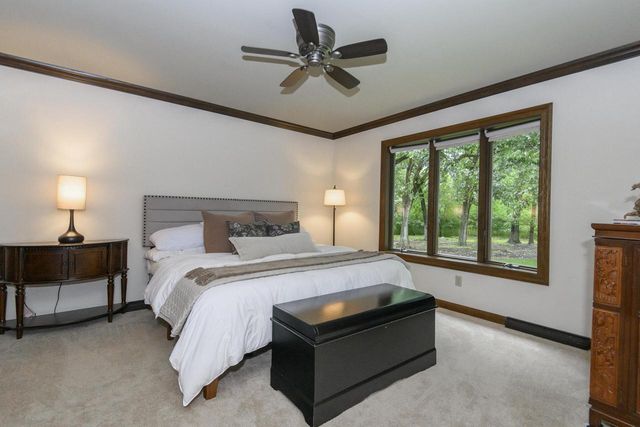 S48W28946 Parke LANE W, Waukesha, WI 53189
