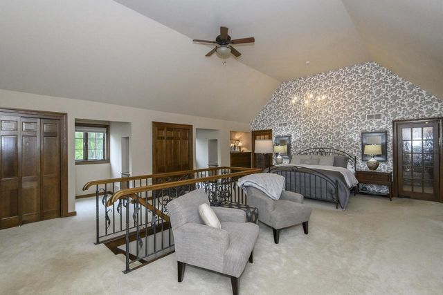 S48W28946 Parke LANE W, Waukesha, WI 53189