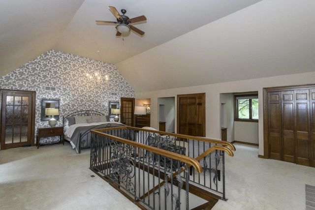 S48W28946 Parke LANE W, Waukesha, WI 53189