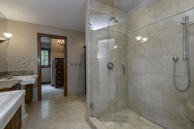 S48W28946 Parke LANE W, Waukesha, WI 53189